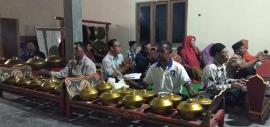 DENGAN LATIHAN KARAWITAN DESA BULUREJO  MELESTARIKAN BUDAYA JAWA